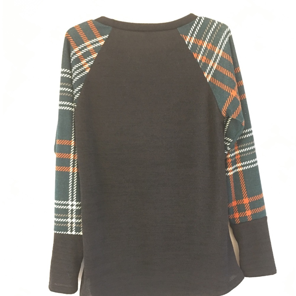 Knit W/ Green Plaid Contrast Long Sleeve Top - Picture 6 of 7